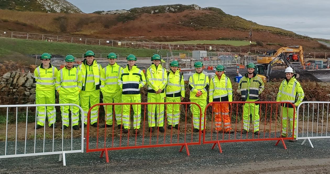 Jones_Bros_Higher_Apprentices_2022_intake_site_visit_to_Morlais_27th_October.jpg